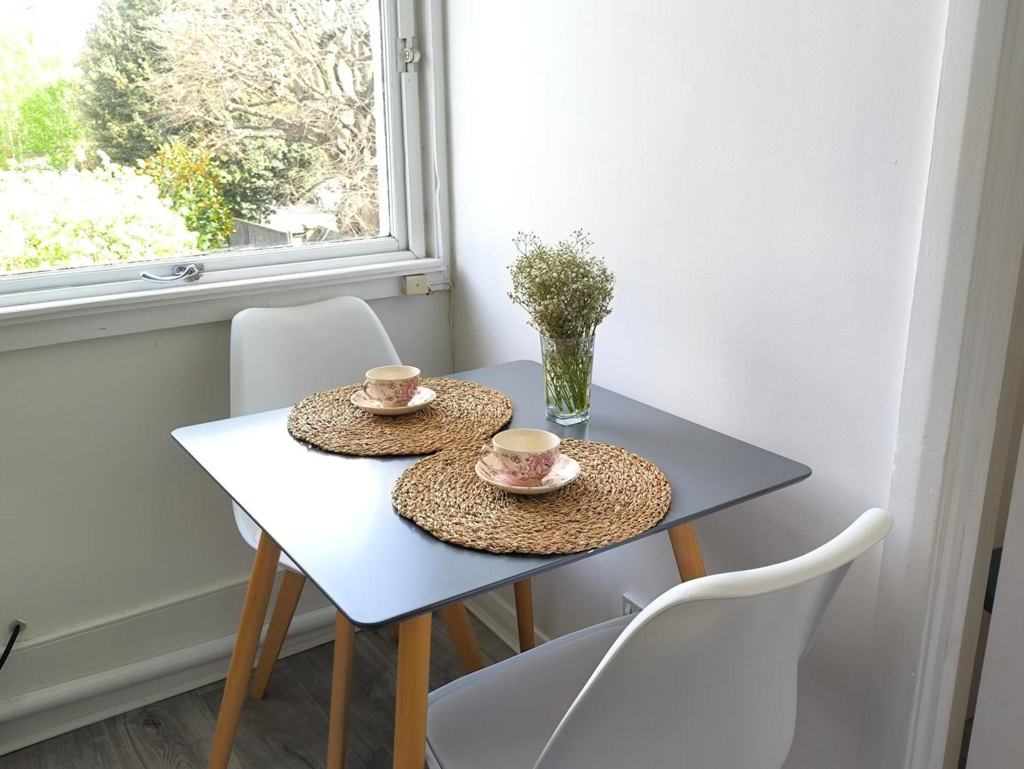 Bright Chiswick Apartment - Great Location London Exterior photo